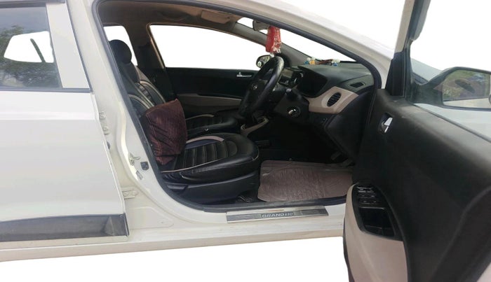 2015 Hyundai Grand i10 SPORTZ 1.2 KAPPA VTVT, Petrol, Manual, 67,568 km, interior