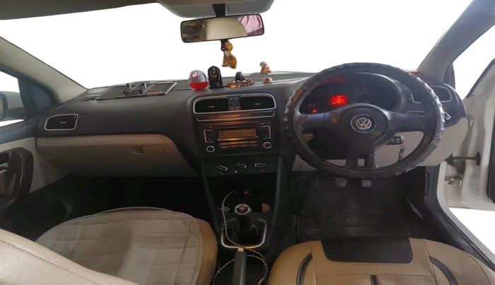 2017 Volkswagen Polo COMFORTLINE 1.5L, Diesel, Manual, 96,903 km, interior