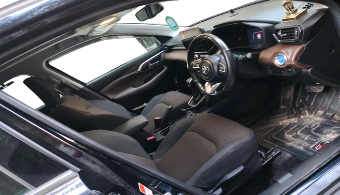 2025 Toyota URBAN CRUISER HYRYDER G (O) 2WD Hybrid 1.5L e-CVT, Hybrid, Automatic, 24,014 km, interior
