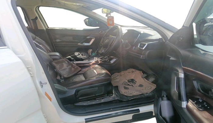 2019 Tata Harrier XT 2.0L KRYOTEC, Diesel, Manual, 1,09,710 km, interior