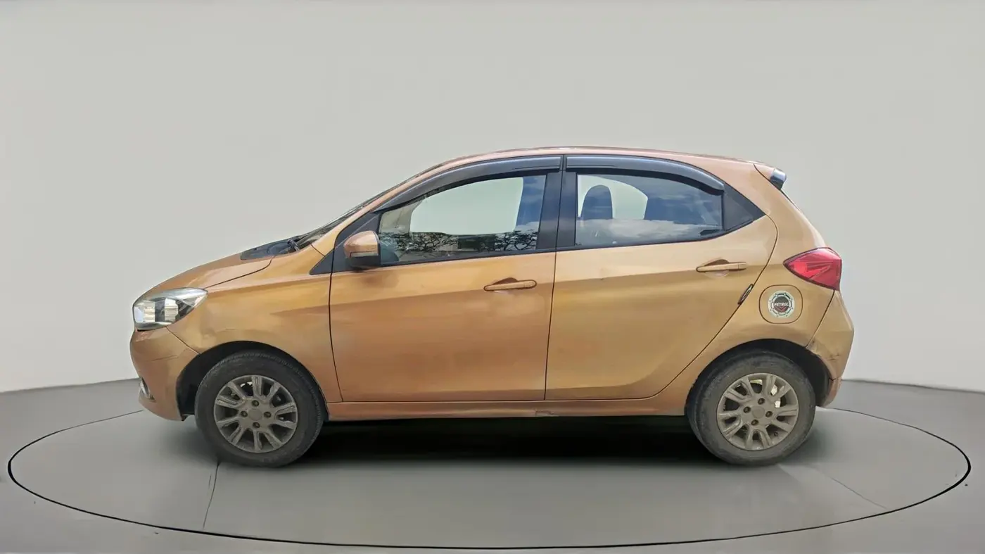 2017 Tata Tiago XZ PETROL, Petrol, Manual, 1,05,425 km, exterior