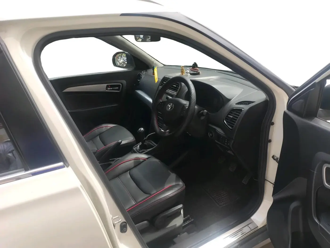 2022 Toyota URBAN CRUISER HIGH GRADE MT, Petrol, Manual, 31,251 km, interior