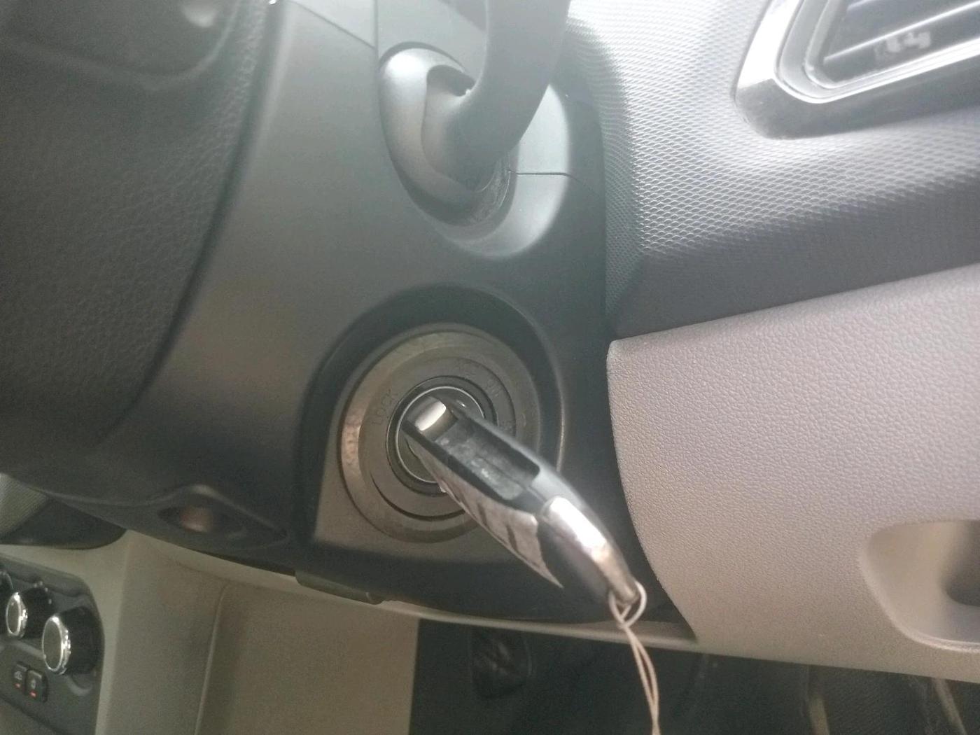 2017 Tata Tiago XT PETROL, Petrol, Manual, 27,900 km, interior