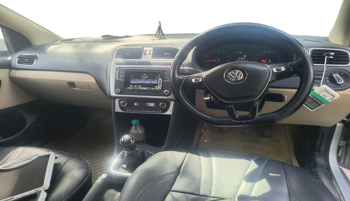 2016 Volkswagen Polo HIGHLINE1.2L, Petrol, Manual, 89,898 km, interior
