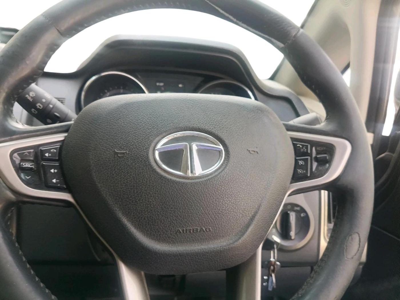 2017 Tata Hexa XTA 4X2 6 STR, Diesel, Automatic, 2,23,638 km, interior
