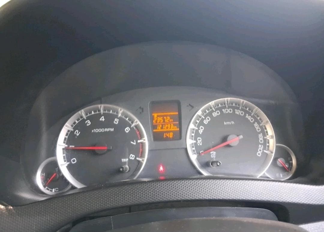 2014 Maruti Swift VXI, CNG, Manual, 1,21,293 km, interior