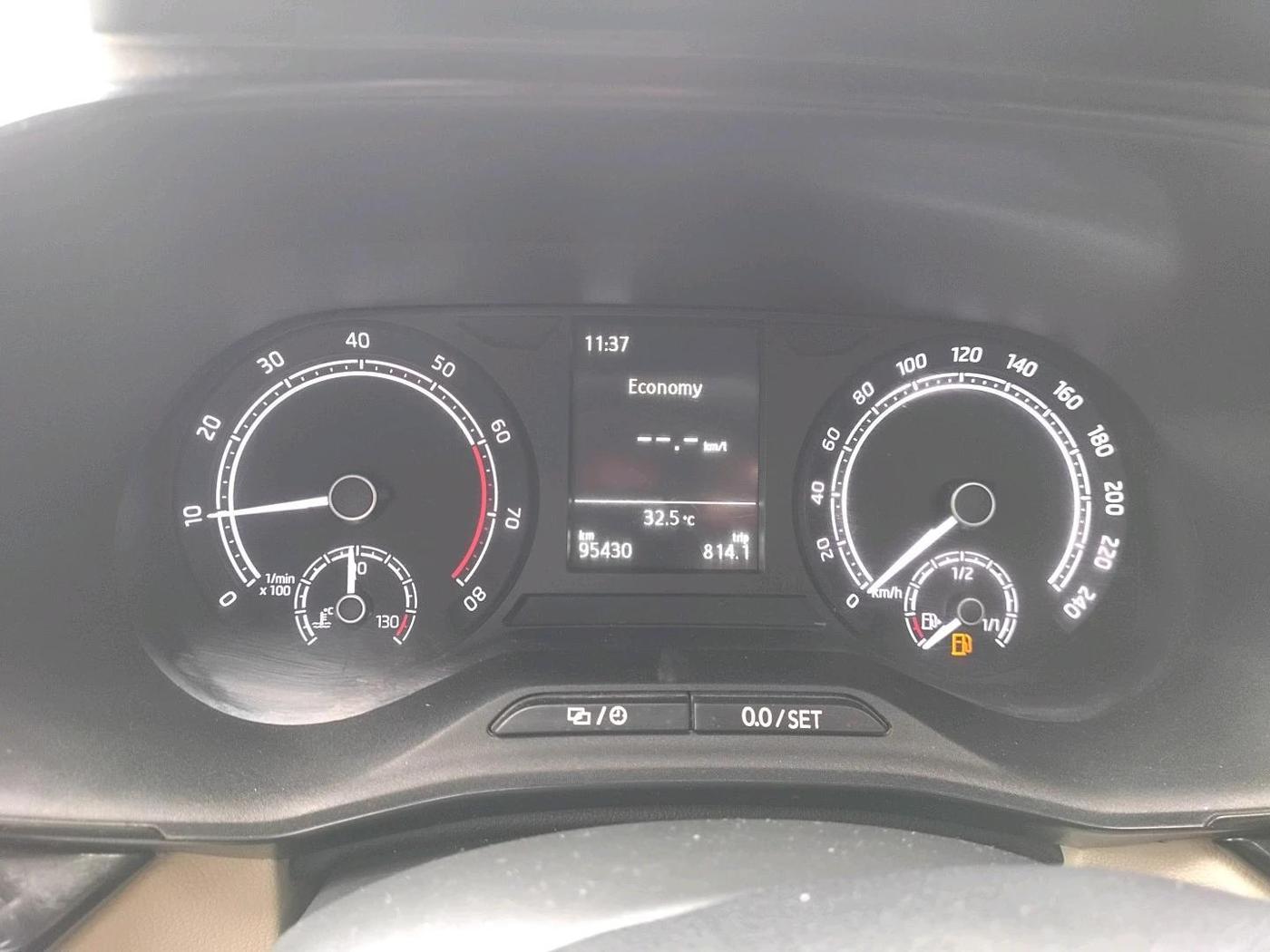 2022 Skoda SLAVIA AMBITION 1.0L TSI MT, Petrol, Manual, 95,430 km, interior