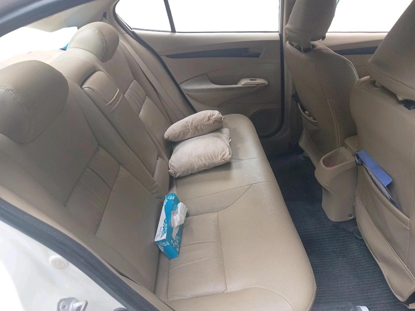 2011 Honda City 1.5L I-VTEC S MT, Petrol, Manual, 1,27,909 km, interior