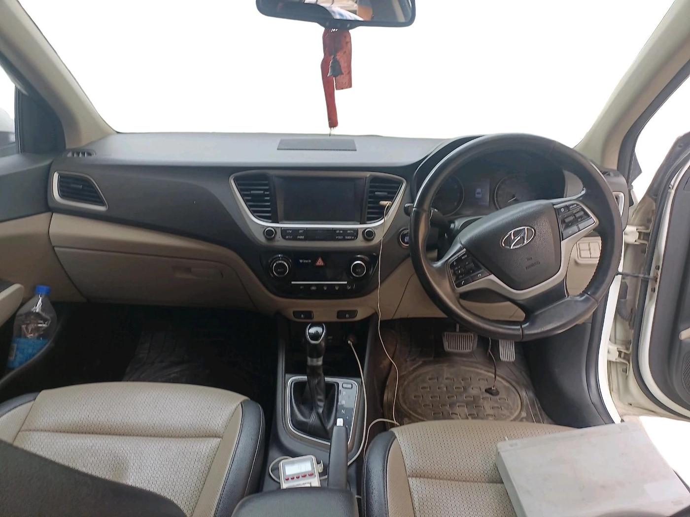 2018 Hyundai Verna 1.6 VTVT SX (O) AT, CNG, Automatic, 1,29,848 km, interior
