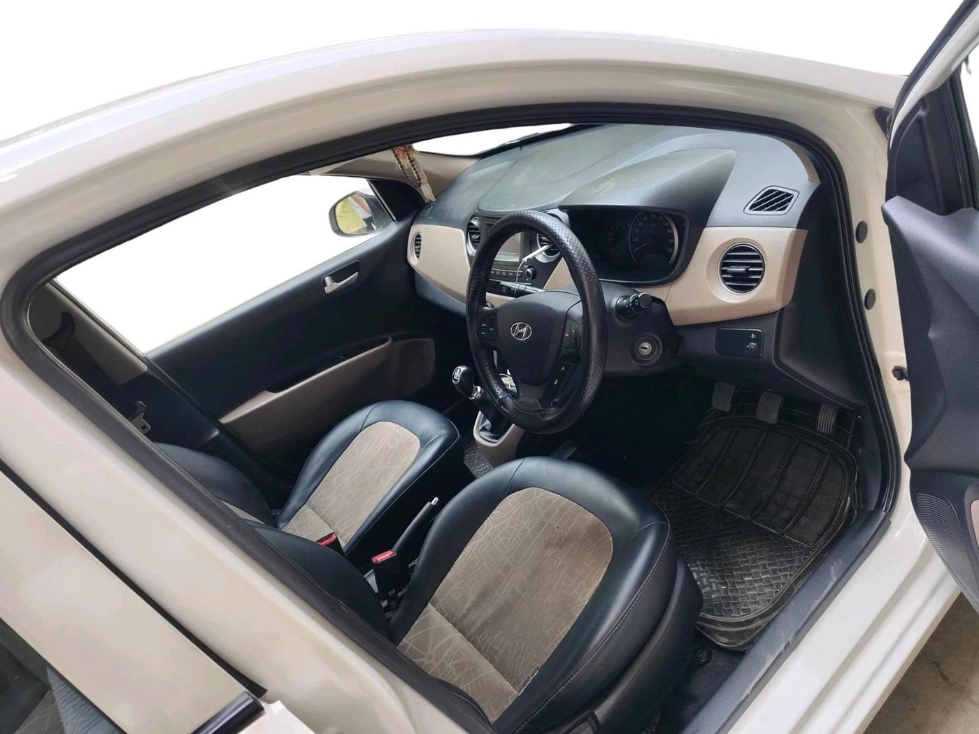 2017 Hyundai Grand i10 SPORTZ 1.2 KAPPA VTVT, Petrol, Manual, 89,480 km, interior