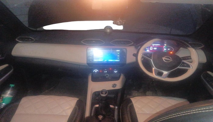 2022 Nissan MAGNITE XV MT, Petrol, Manual, 32,480 km, interior