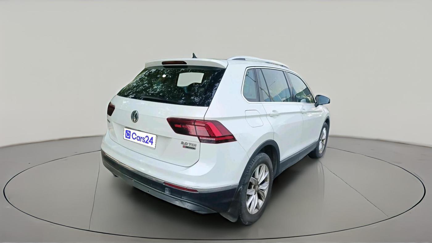 2017 Volkswagen TIGUAN HIGHLINE TDI AT, Diesel, Automatic, 1,58,081 km, exterior