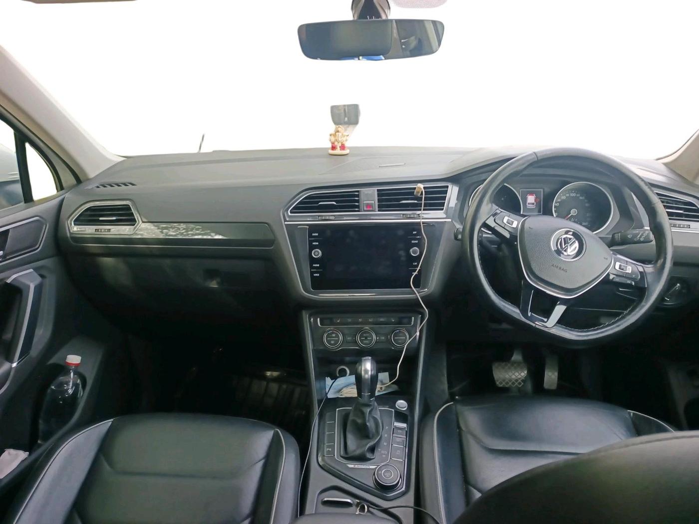2017 Volkswagen TIGUAN HIGHLINE TDI AT, Diesel, Automatic, 1,58,081 km, interior