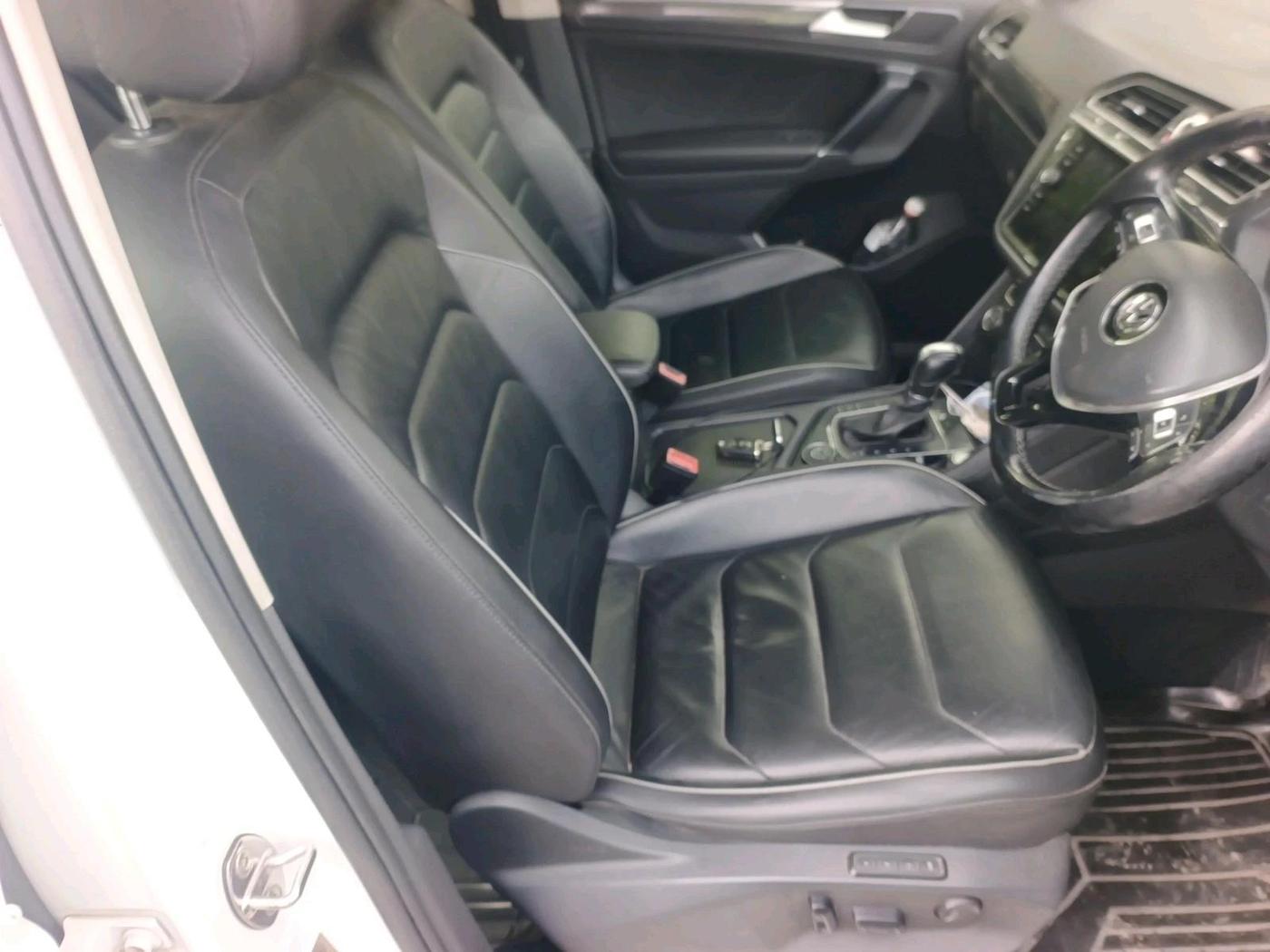 2017 Volkswagen TIGUAN HIGHLINE TDI AT, Diesel, Automatic, 1,58,081 km, interior