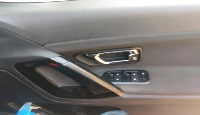 2022 Tata Safari XT PLUS DARK EDITION, Diesel, Manual, 72,688 km, interior