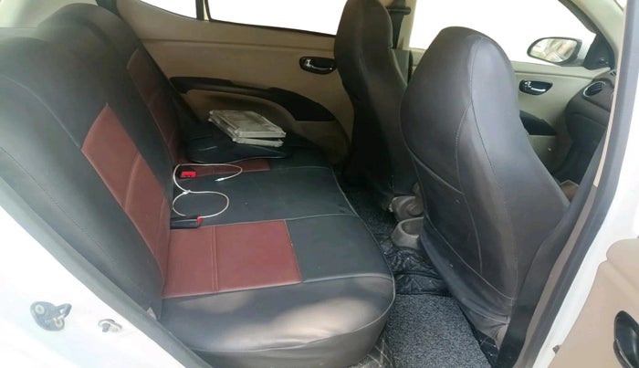 2011 Hyundai i10 MAGNA 1.1, Petrol, Manual, 83,725 km, interior