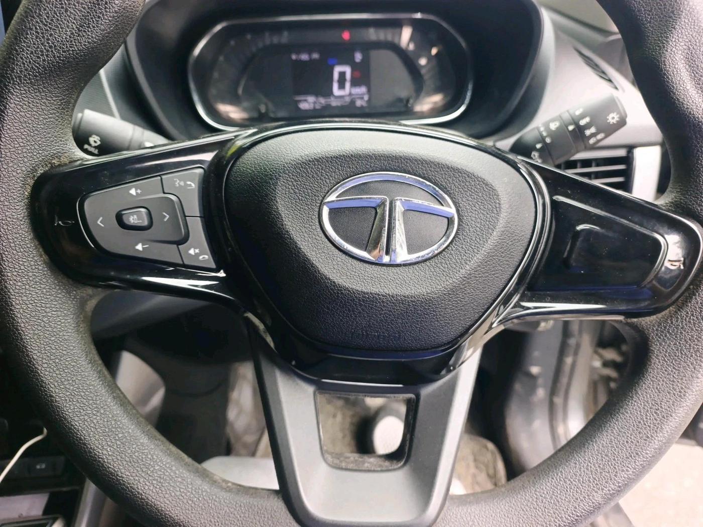 2021 Tata NEXON XM SUNROOF DIESEL, Diesel, Manual, 40,631 km, interior