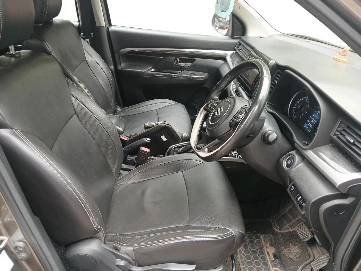 2021 Maruti XL6 ALPHA AT, Petrol, Automatic, 1,61,665 km, interior