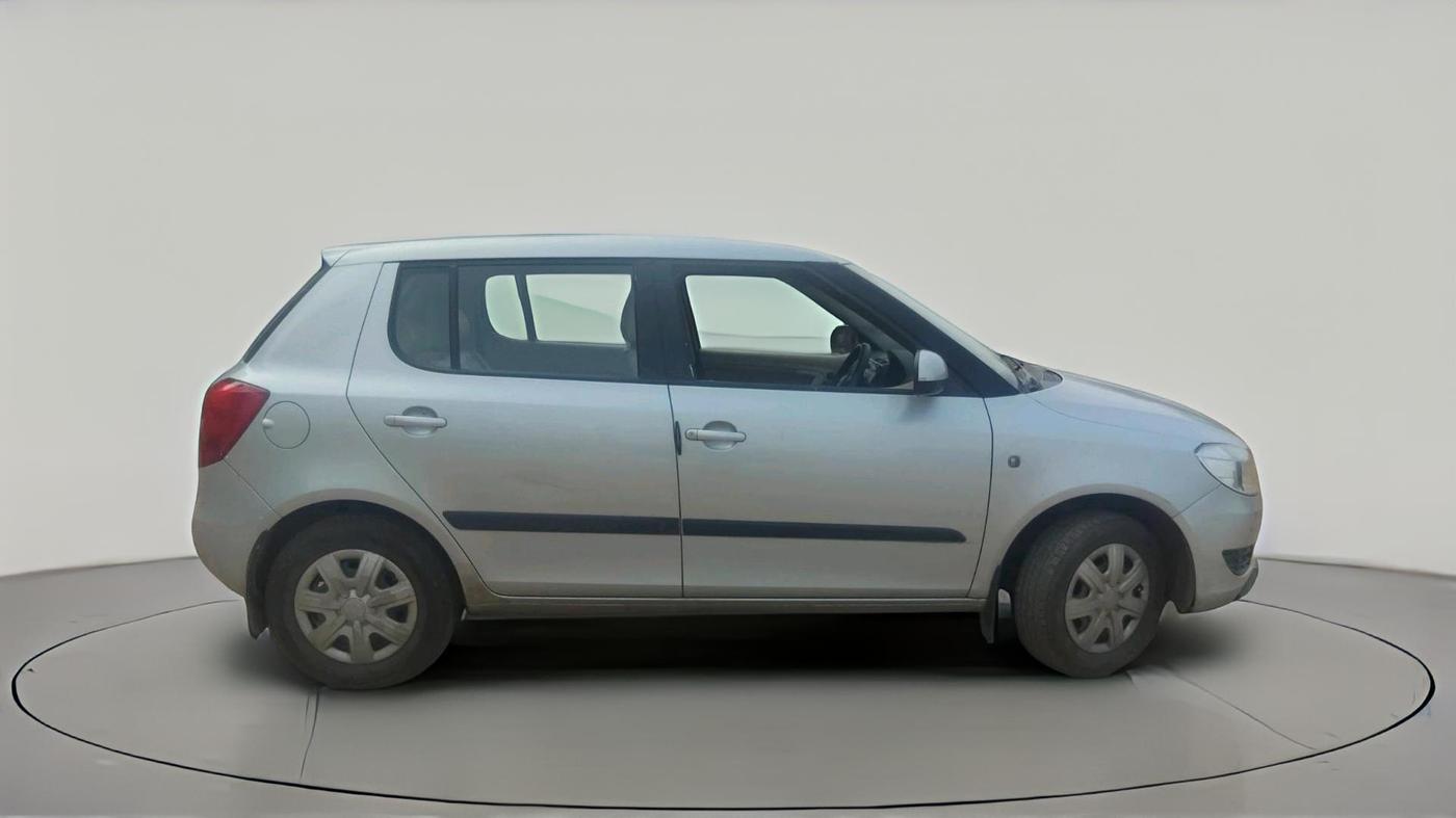 2011 Skoda Fabia AMBITION PLUS 1.2 MPI, Petrol, Manual, 25,500 km, exterior