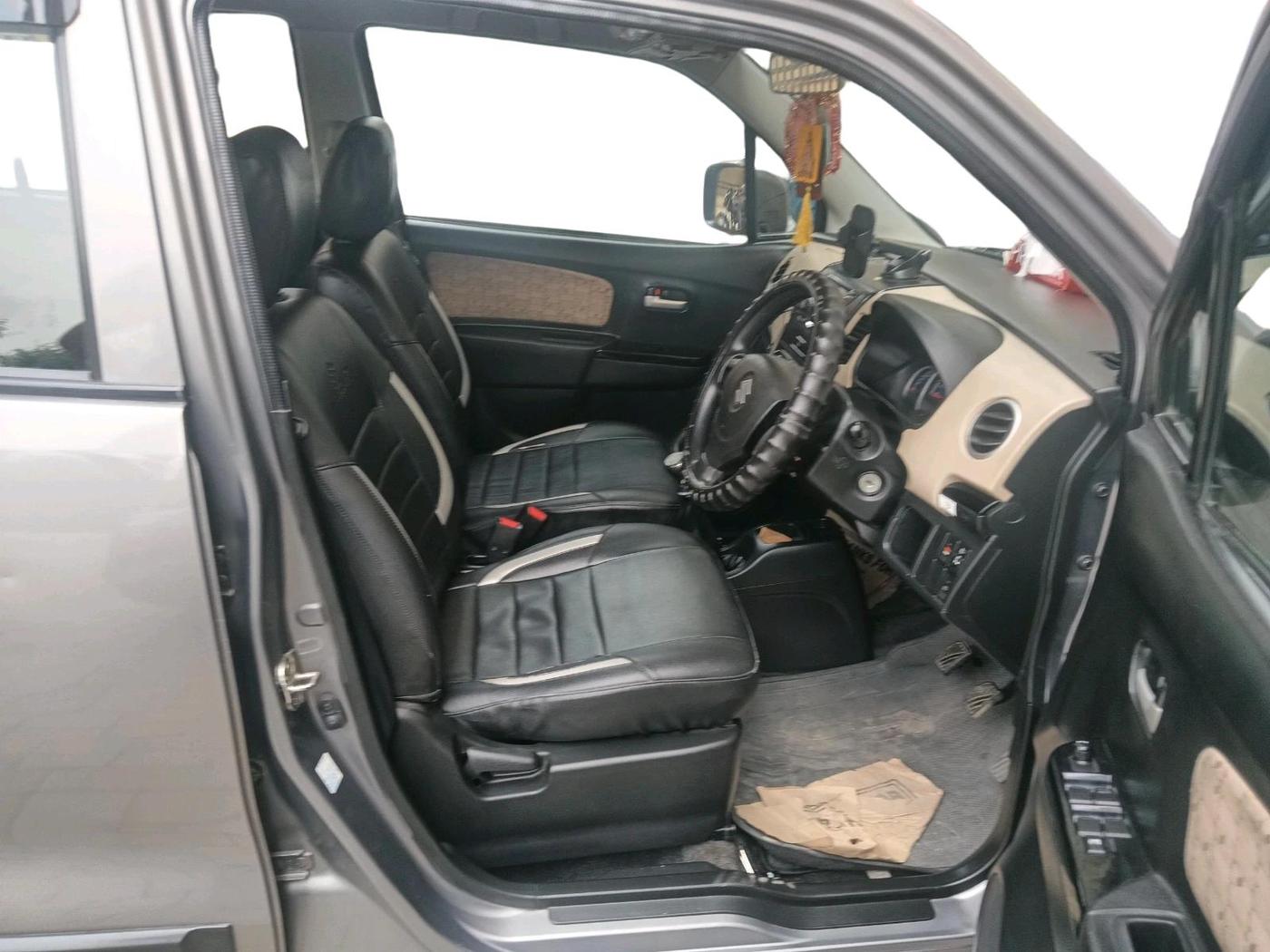 2017 Maruti Wagon R 1.0 VXI, Petrol, Manual, 73,921 km, interior