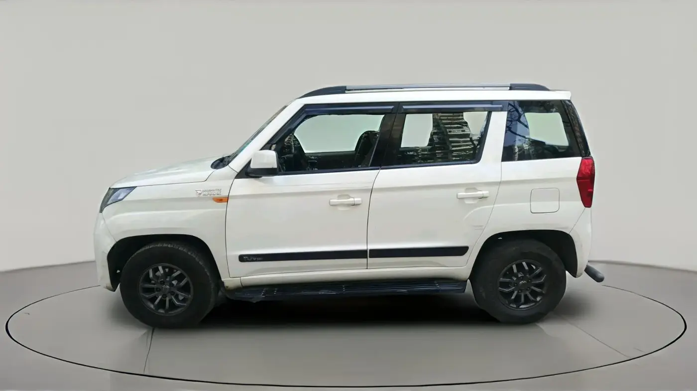 2017 Mahindra TUV300 T10, Diesel, Manual, 1,63,528 km, exterior