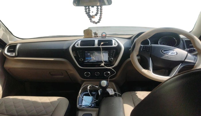 2017 Mahindra TUV300 T10, Diesel, Manual, 1,63,528 km, interior