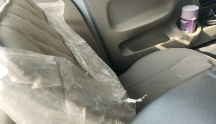 2017 Mahindra TUV300 T10, Diesel, Manual, 1,63,528 km, interior