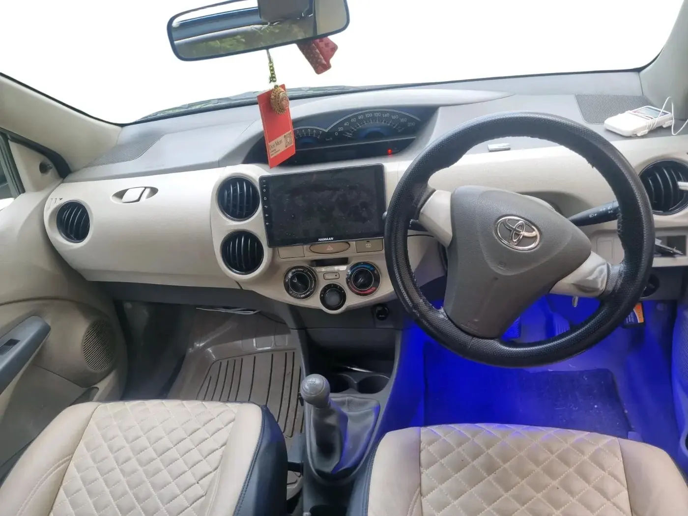 2015 Toyota Etios Liva G, Petrol, Manual, 1,04,113 km, interior