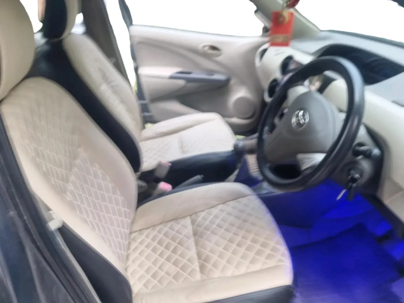 2015 Toyota Etios Liva G, Petrol, Manual, 1,04,113 km, interior