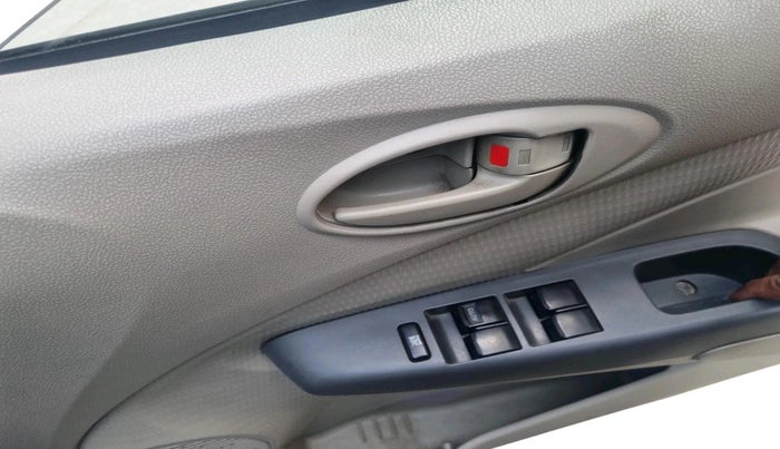 2015 Toyota Etios Liva G, Petrol, Manual, 1,04,113 km, interior