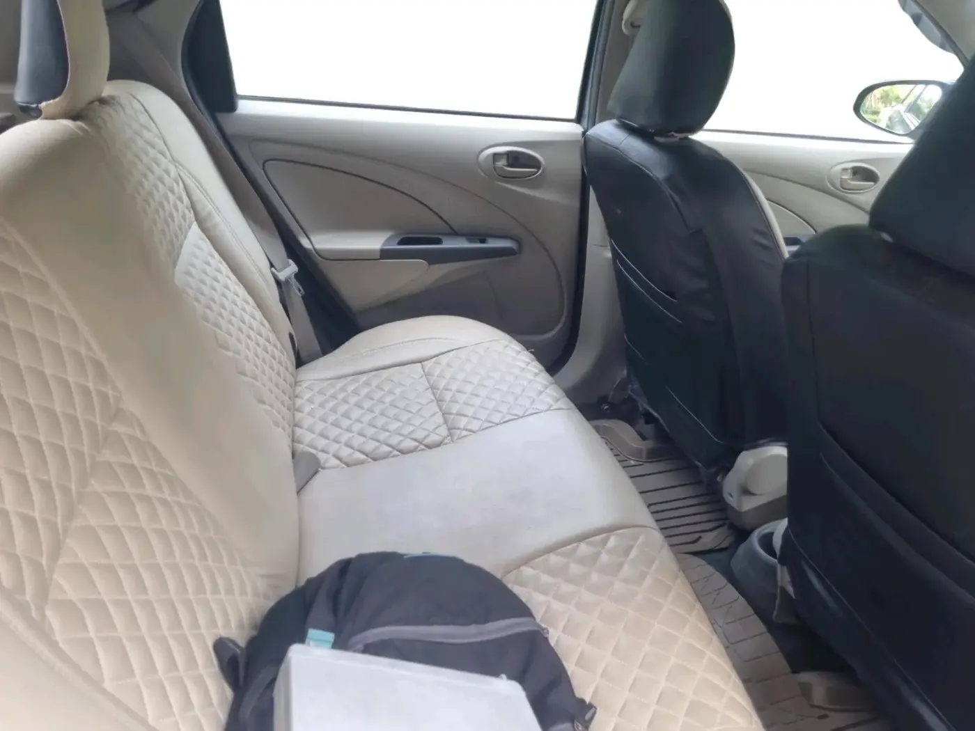 2015 Toyota Etios Liva G, Petrol, Manual, 1,04,113 km, interior