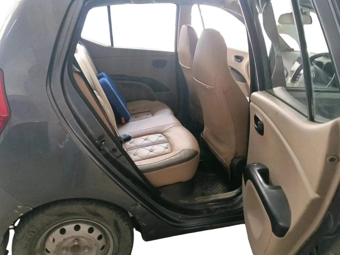 2014 Hyundai i10 MAGNA 1.1, CNG, Manual, 1,50,054 km, interior
