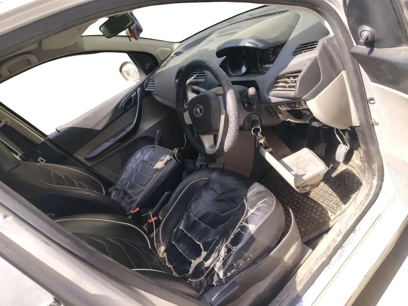2017 Tata Tiago XE DIESEL, Diesel, Manual, 1,52,525 km, interior