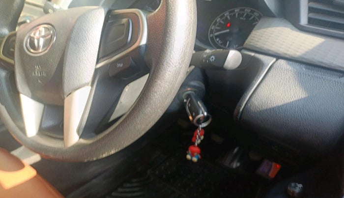 2017 Toyota Innova Crysta 2.4 GX 7 STR, Diesel, Manual, 79,840 km, interior