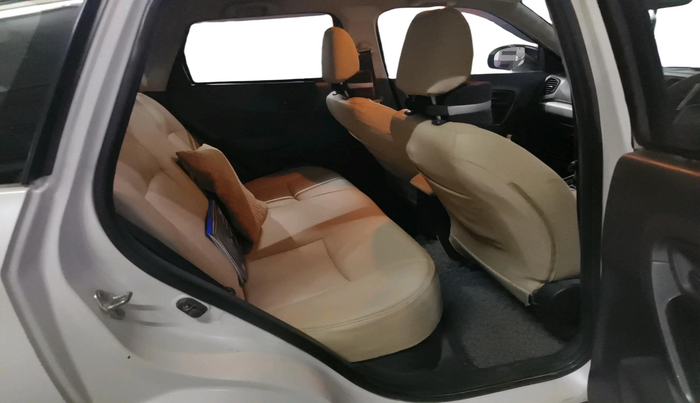 2016 Maruti Vitara Brezza VDI (O), Diesel, Manual, 1,33,875 km, interior