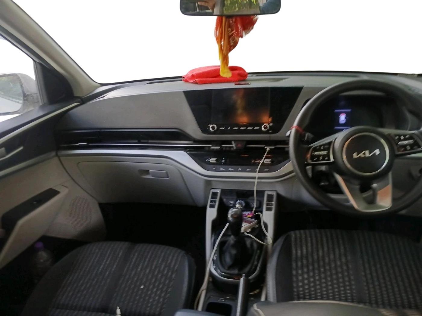 2022 KIA CARENS PRESTIGE PLUS 1.4 PETROL 7 STR, Petrol, Manual, 66,284 km, interior