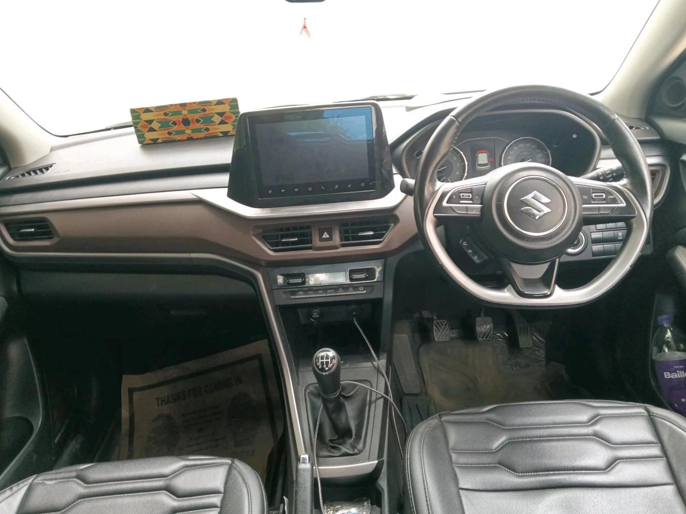 2022 Maruti BREZZA ZXI + SMART HYBRID, Petrol, Manual, 57,497 km, interior