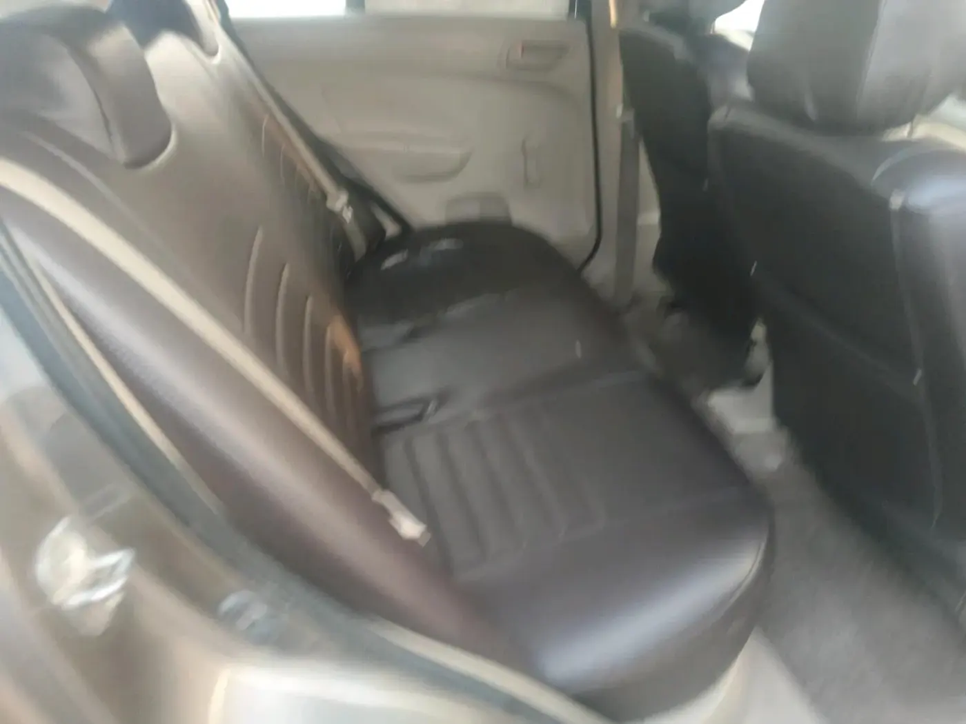 2017 Maruti Swift Dzire LXI, CNG, Manual, 1,35,512 km, interior