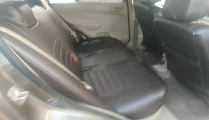 2017 Maruti Swift Dzire LXI, CNG, Manual, 1,35,512 km, interior