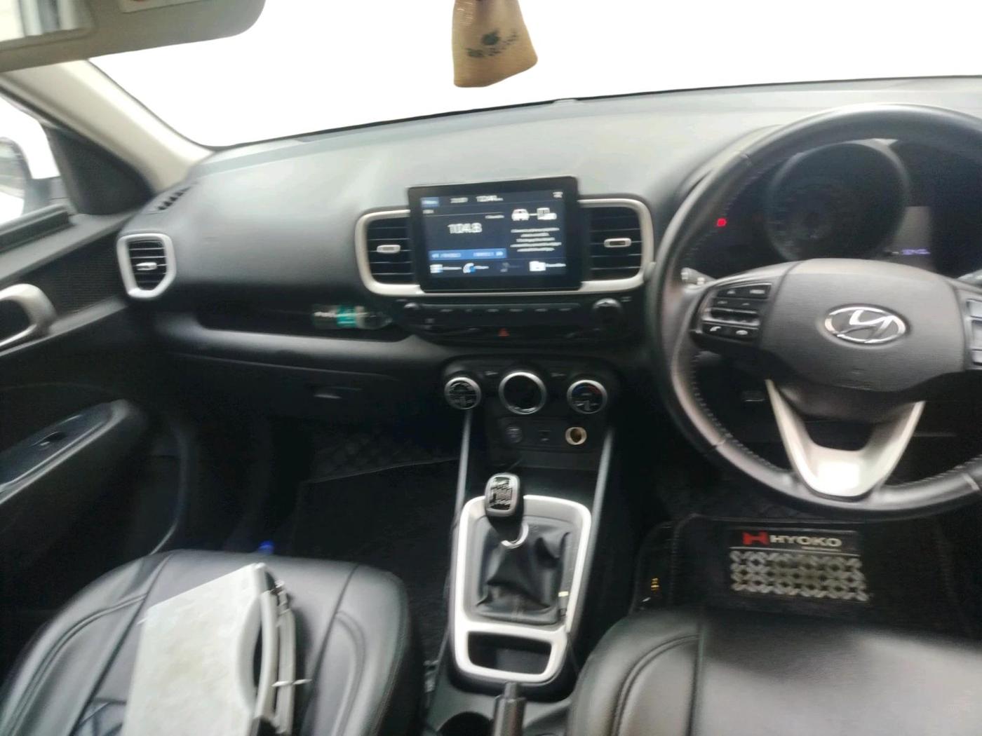 2019 Hyundai VENUE SX 1.0 TURBO, Petrol, Manual, 52,410 km, interior