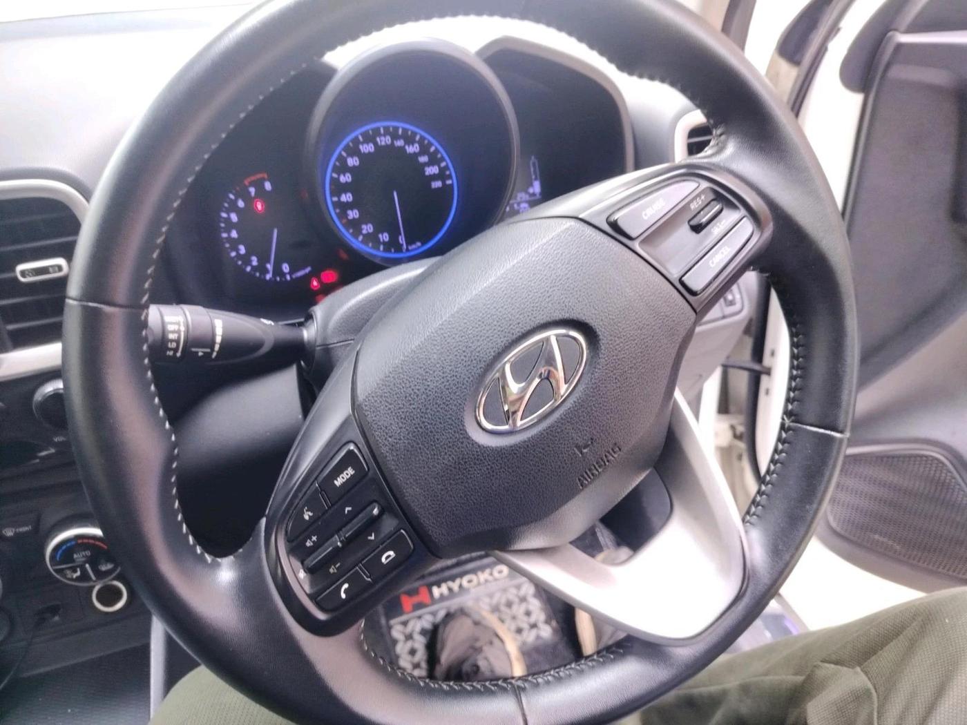 2019 Hyundai VENUE SX 1.0 TURBO, Petrol, Manual, 52,410 km, interior