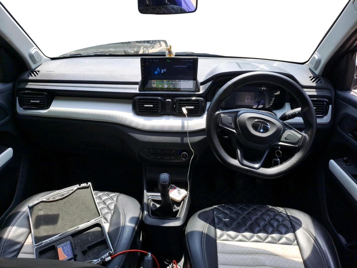 2025 Tata PUNCH PURE MT, Petrol, Manual, 18,794 km, interior