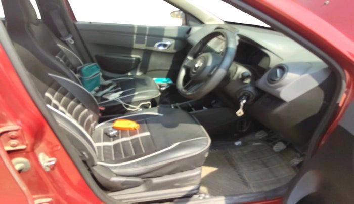 2020 Renault Kwid RXT 1.0 (O), Petrol, Manual, 46,515 km, interior