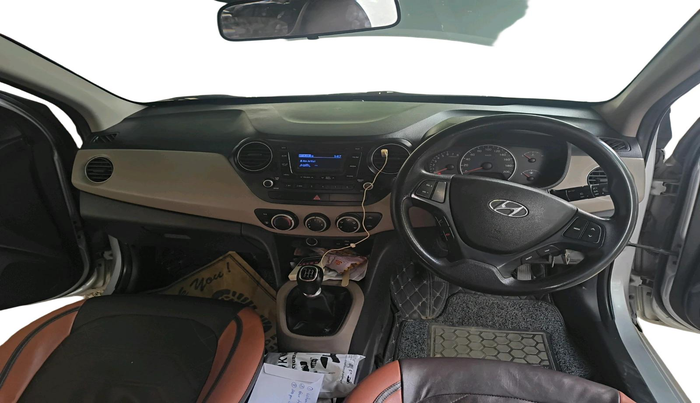 2016 Hyundai Grand i10 SPORTZ 1.2 KAPPA VTVT, Petrol, Manual, 1,62,261 km, interior