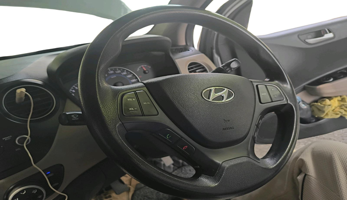 2016 Hyundai Grand i10 SPORTZ 1.2 KAPPA VTVT, Petrol, Manual, 1,62,261 km, interior