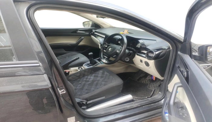 2022 Skoda SLAVIA AMBITION 1.0L TSI MT, Petrol, Manual, 36,731 km, interior