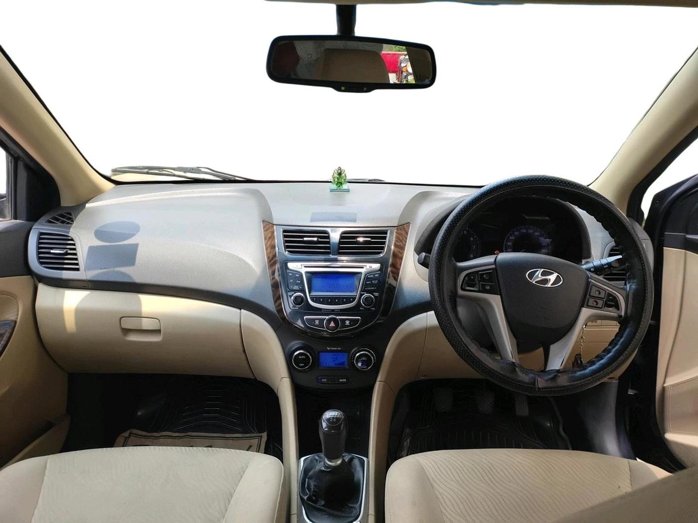 2013 Hyundai Verna FLUIDIC 1.6 VTVT SX, Petrol, Manual, 1,40,358 km, interior