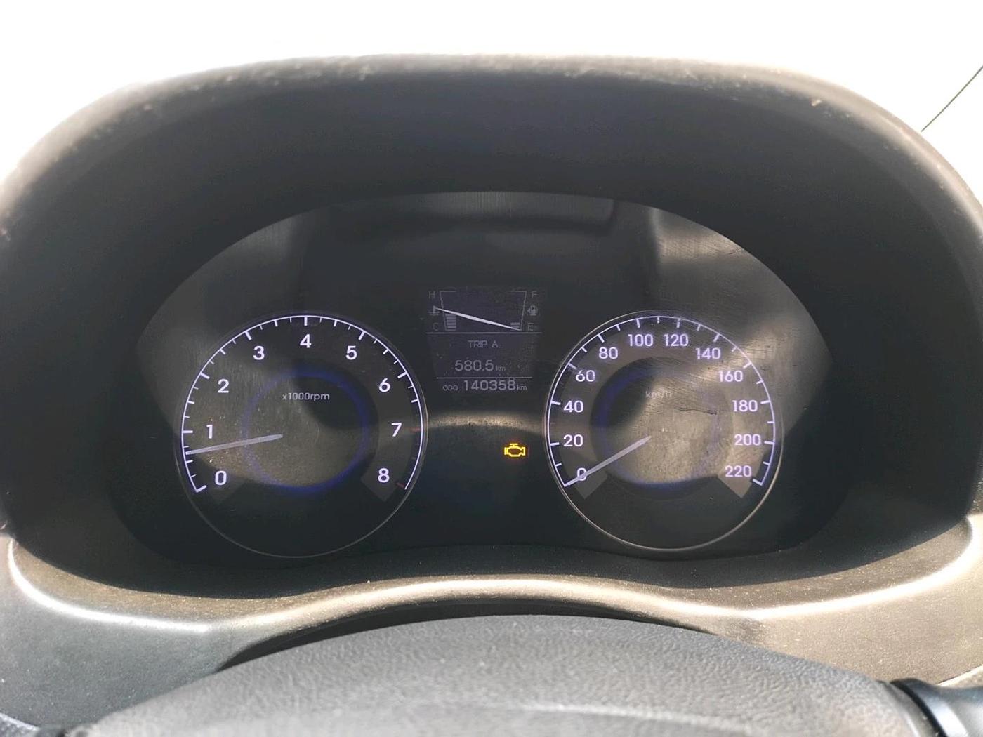 2013 Hyundai Verna FLUIDIC 1.6 VTVT SX, Petrol, Manual, 1,40,358 km, interior