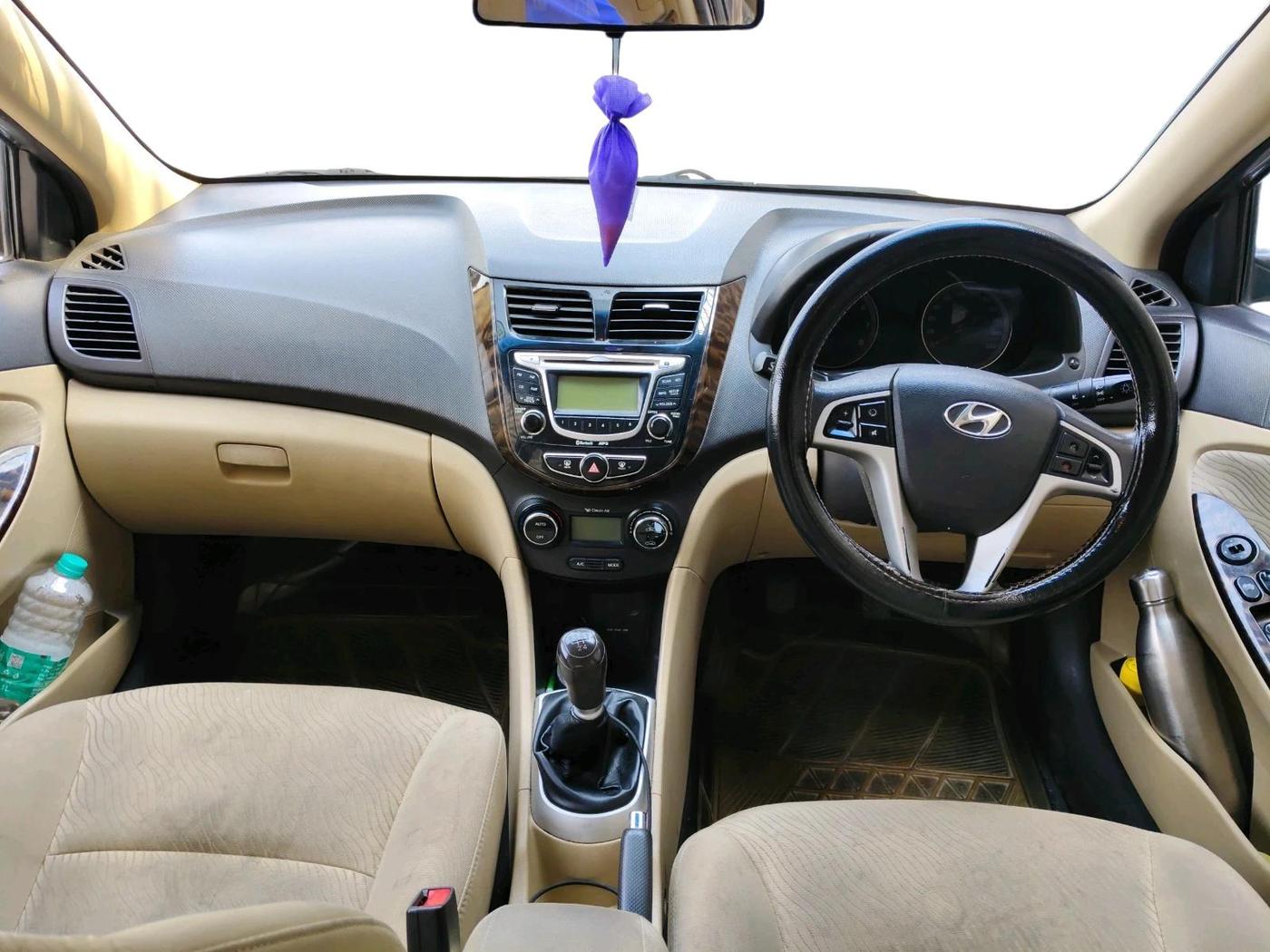 2012 Hyundai Verna FLUIDIC 1.6 VTVT EX, Petrol, Manual, 2,03,125 km, interior