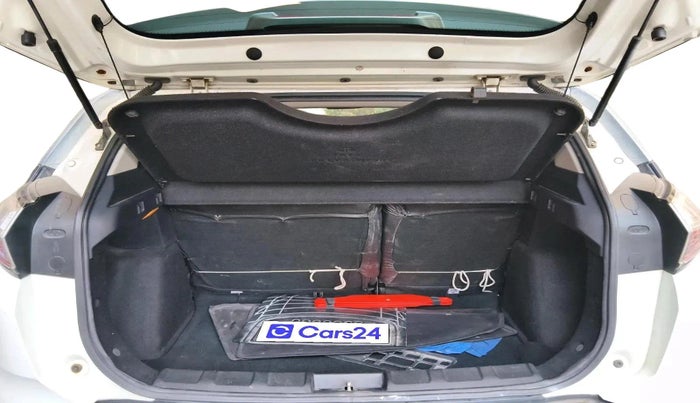 2018 Tata NEXON XZ PLUS DIESEL DUAL TONE, Diesel, Manual, 69,849 km, exterior